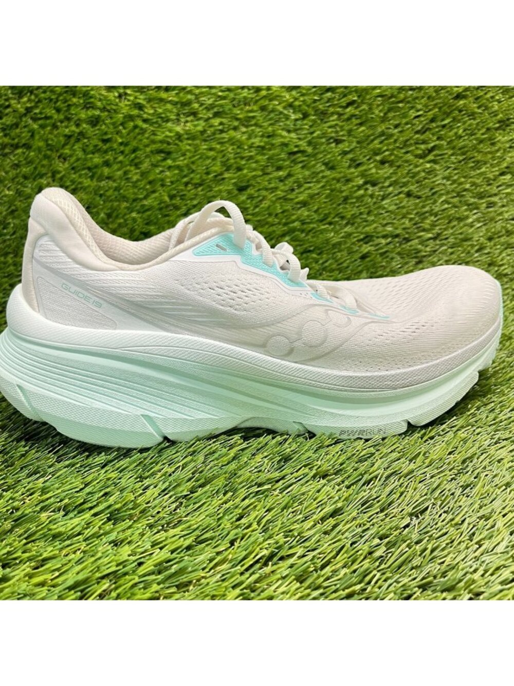 Saucony Guide 19 Womens Size 8.5 White Green Athletic Running Shoes Sneakers